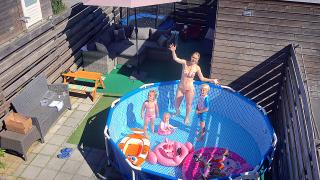 TOCH ONS MEGA ZWEMBAD OPZETTEN?!  | Bellinga Vlog #1752