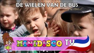 De Wielen Van De Bus op het kinderdagverblijf