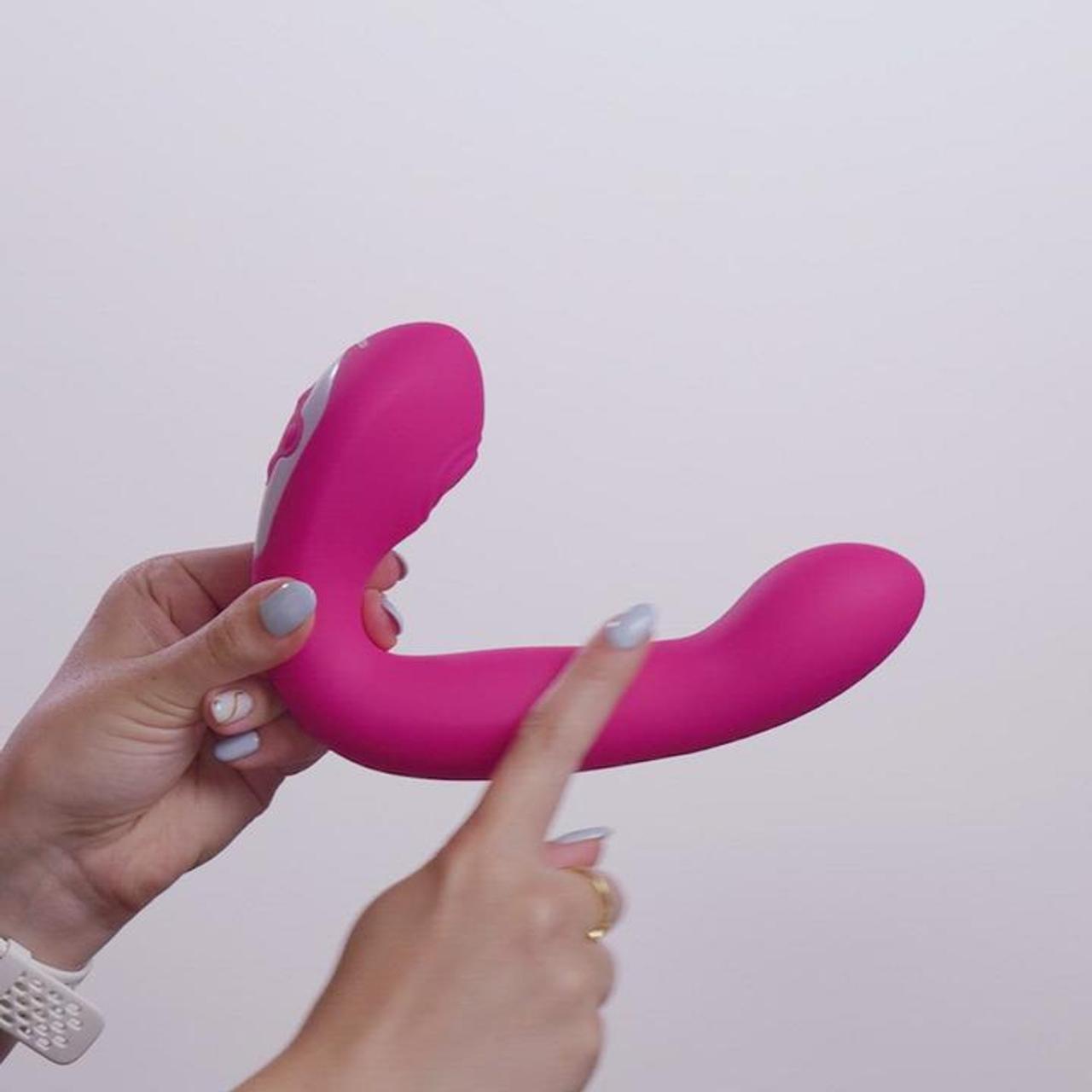 Evolved - Buck Wild Dual End Vibrator - Pink - EasyToys Evolved - Buck Wild Dual End Vibrator - Pink - EasyToys