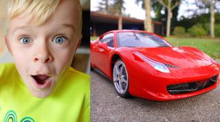 LUAN KRiJGT ZiJN EERSTE ECHTE FERRARi! | Bellinga Vlog #2246