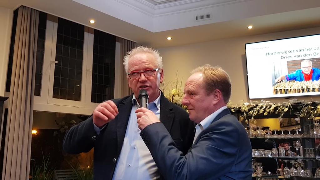 Dries van den Berg trotse Harderwijker van het Jaar Harderwijksezaken.nl Dries van den Berg trotse Harderwijker van het Jaar Harderwijksezaken.nl