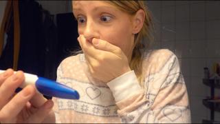 POSiTiEVE ZWANGERSCHAPSTEST VAN BABY NUMMER 4! | Bellinga Vlog #1912