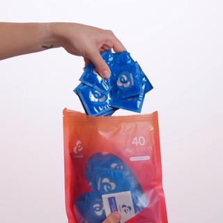 EasyGlide Ribs & Dots Condoms x40 - Hand Video