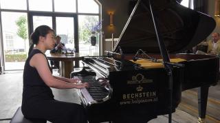 Ondernemerslounge (RTL7) | 1.3.11 | Bol Piano's & Vleugels: Xin Li