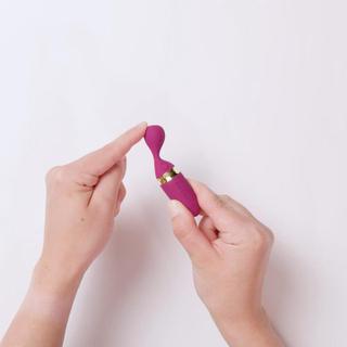 AMORELIE Originals Flirt 2.0 Fingervibrator - Hand Video