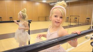EiNDELiJK GAAT LUCiLLA WEER NAAR BALLETLES! | Bellinga Vlog #1868