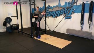 Romanian deadlift met weerstandsband voor thuis – half gevorderd