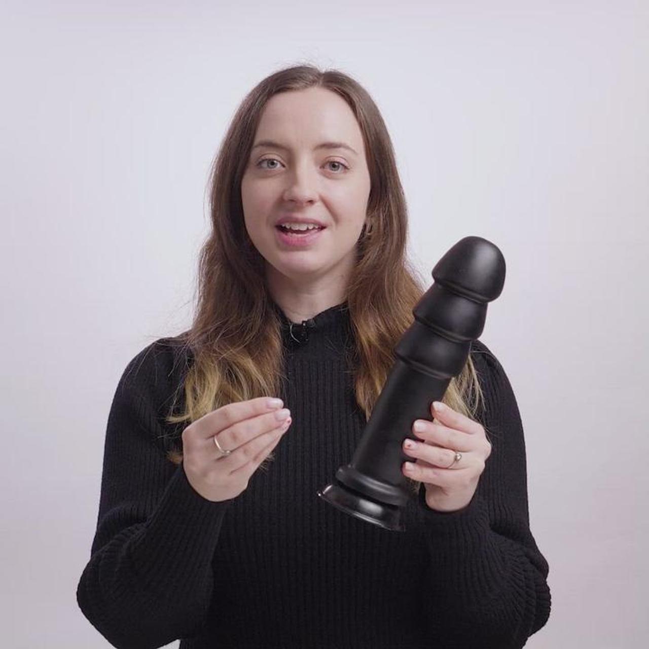 BUTTR - MadBull Muzzl XXL Dildo - AMORELIE