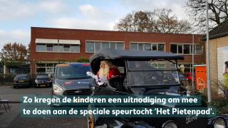 Sinterklaas langs de scholen in Harderwijk en Hierden