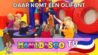 Daar Komt Een Olifant op het Kinderdagverblijf