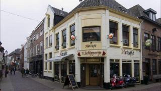 Nieuwe café's in de Bruggestraat Harderwijk