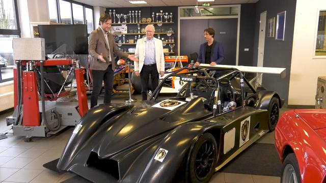 Ondernemerslounge (RTL7) | 3.4.08 | Racewagen van StayFast Racing