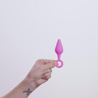 EasyToys Pointy Plug - Hand Video