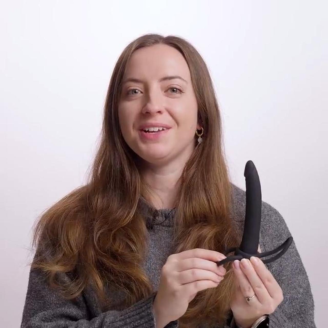 doppeldildo pegging Einsteiger-Guide für Männer: Mehr Spaß beim Dildo benutzen main image 1