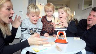 DEZE JENGA CHALLENGE WAS TOCH NiET ZO’N GOED iDEE | Bellinga Vlog #1980