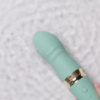 AMORELIE Originals Quickie 2.0 Mini-Vibrator - Hand Video